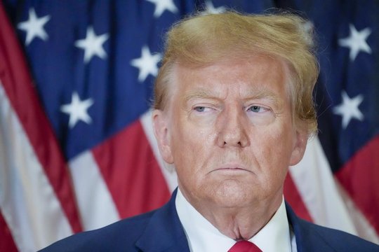 Trump shifts tone, begins promoting mail-in voting