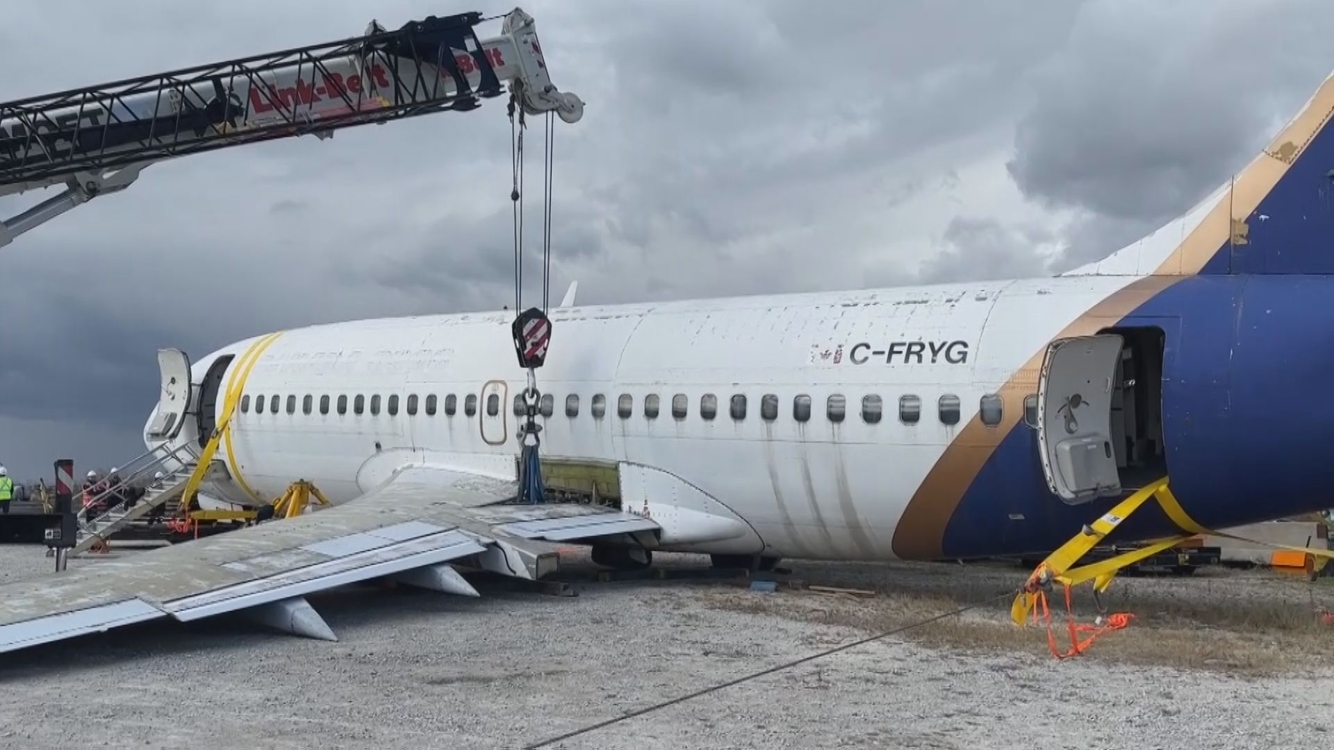 Rare look at Toronto Pearson training exercise on recovering airplanes