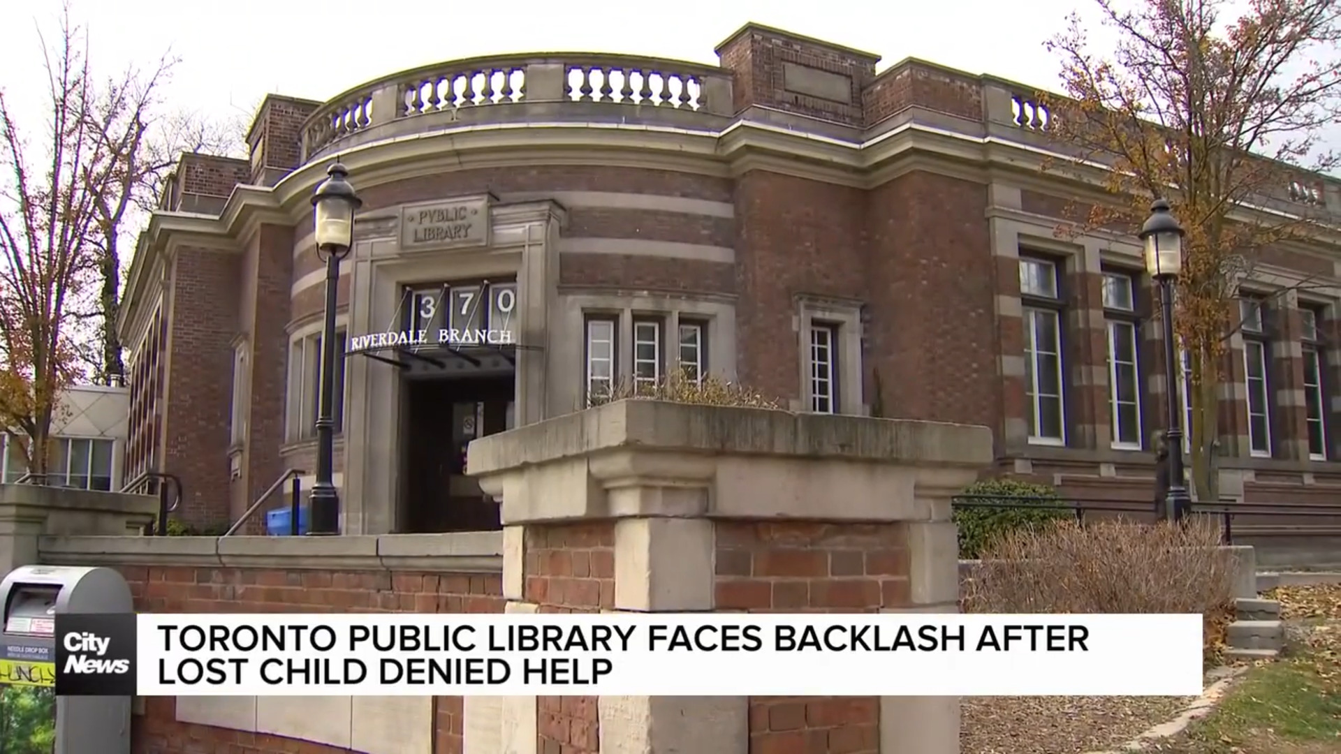 Toronto Public library branch denies a lost child to make a phone call, library apologizes