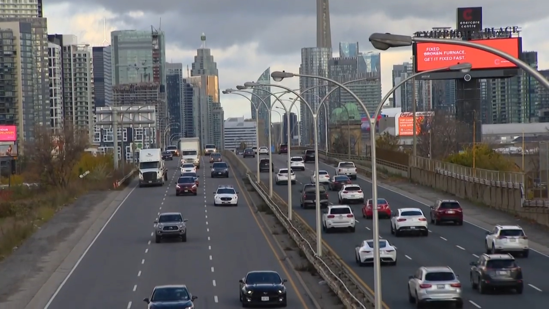安大略省和多伦多达成协议，将Gardiner高速公路和DVP公路上传给省级管理