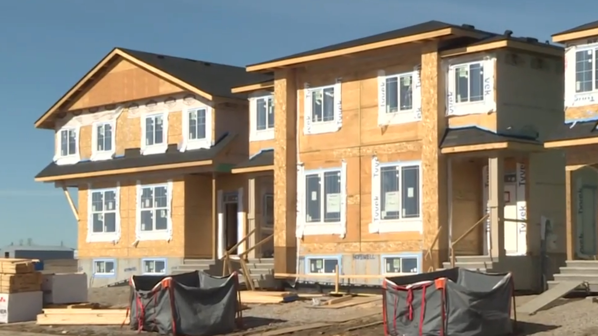 Federal government pledges billions towards boosting housing