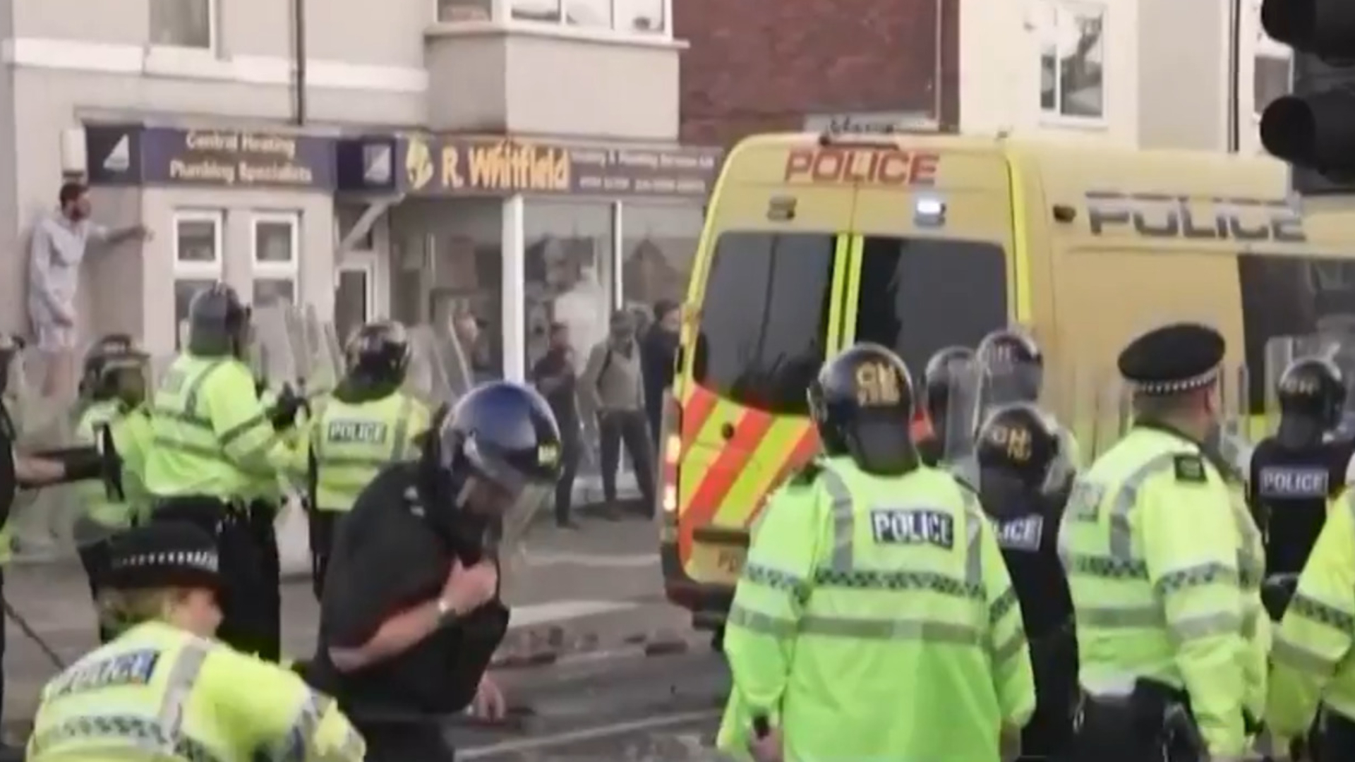 Far-right protesters crash vigil for 3 girls killed in Southport, U.K. Knife attack