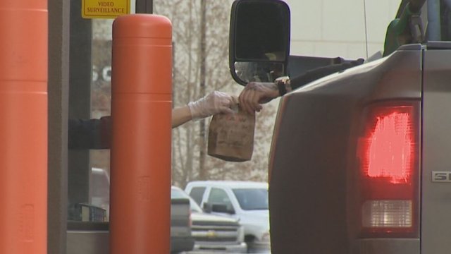 Edmonton councillor wants to remove paper bag fees in restaurants