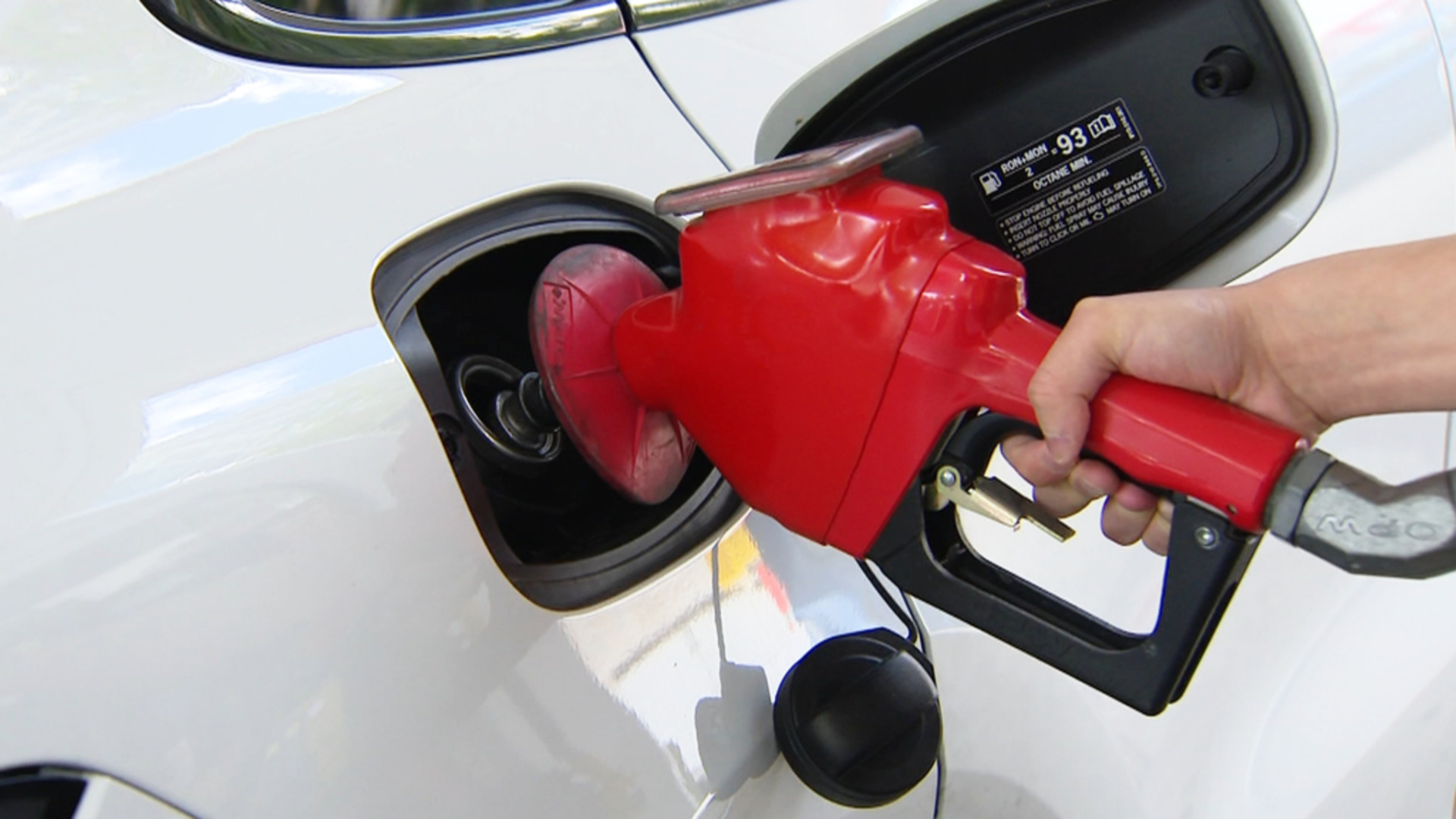 Business Report: Gas prices falling ahead of long weekend