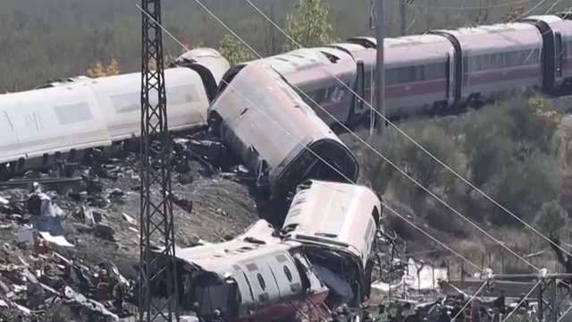 Spanish train crash death toll rises, as relatives seek answers