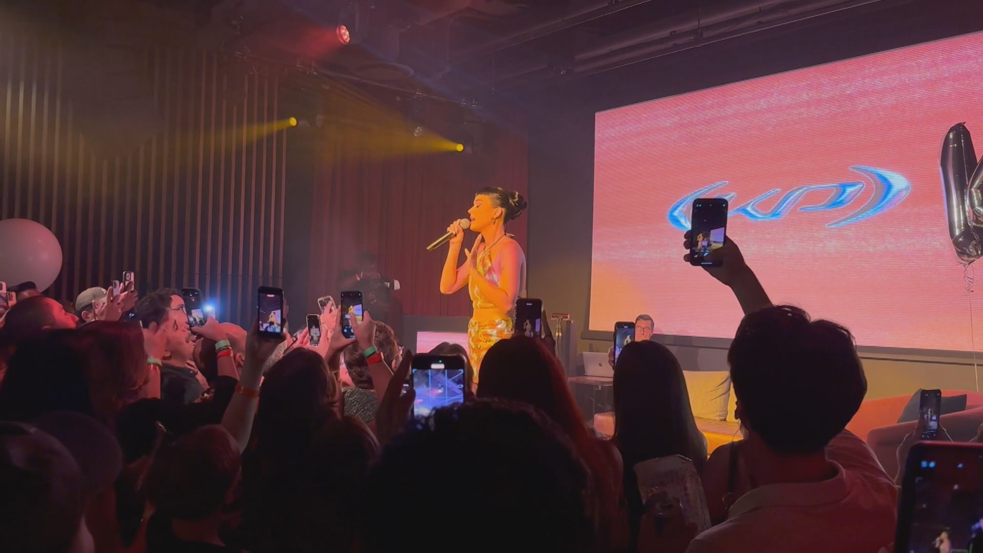 Katy Perry surprises fans in Toronto