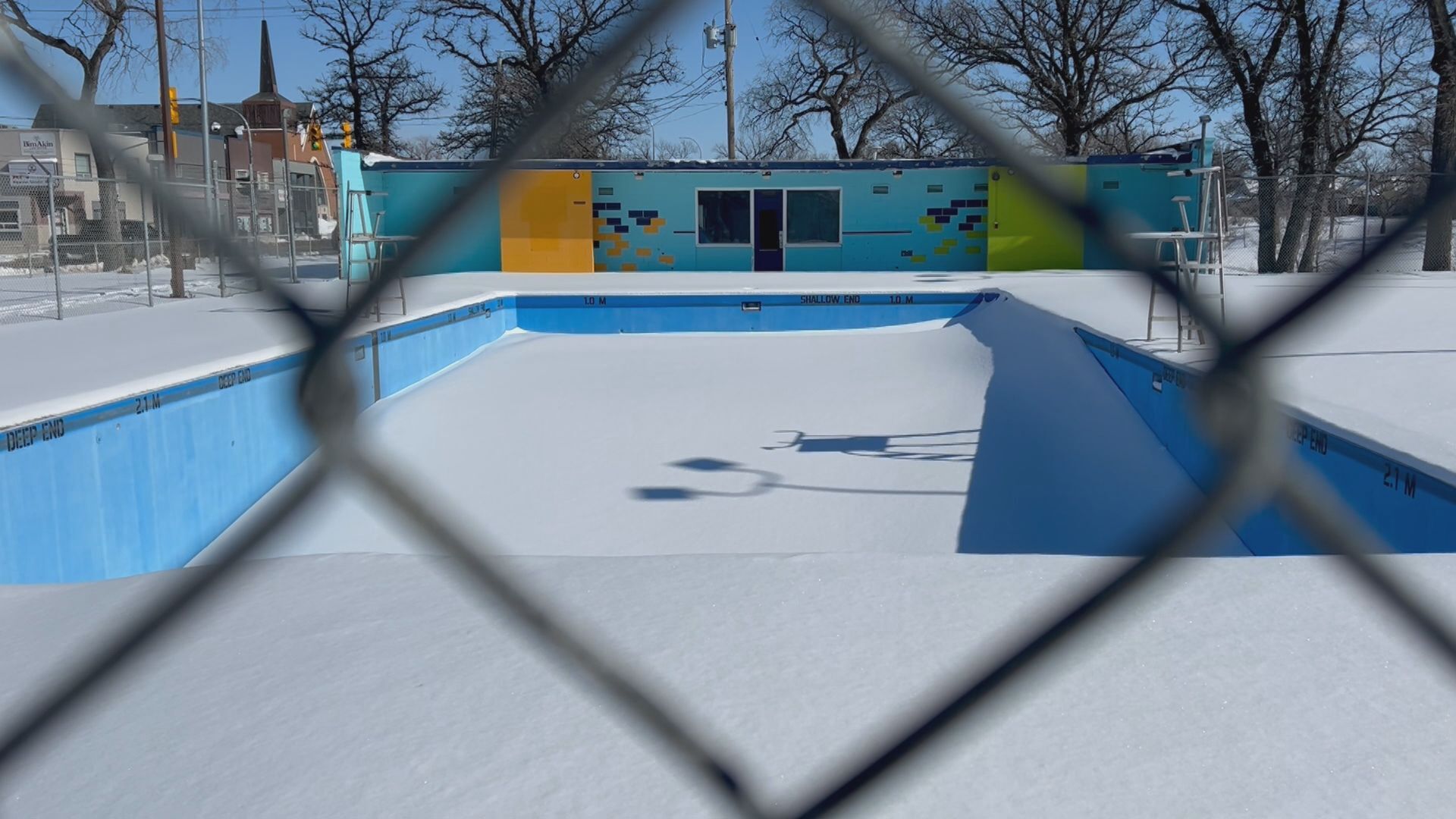 Saint Boniface residents take matters into their own hands to save Happy Land Pool