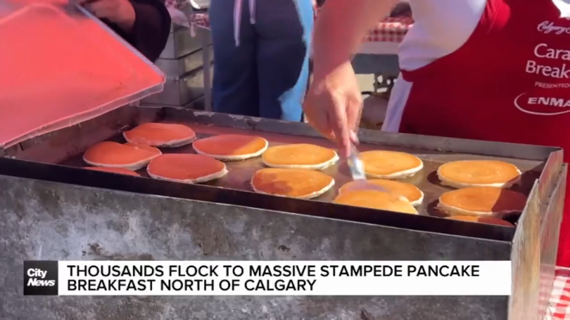 Thousands flock to massive Stampede pancake breakfast north of Calgary