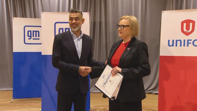 GM and Unifor begin bargaining for thousands of Ontario workers