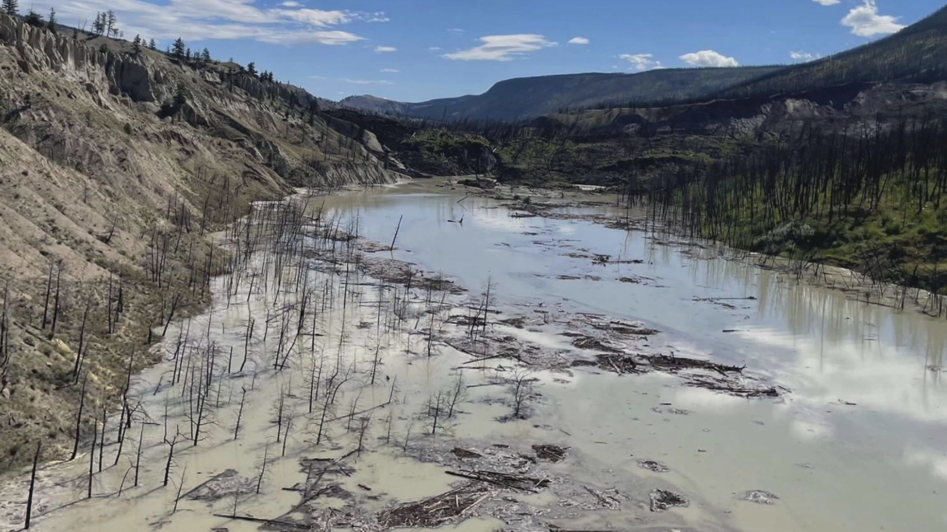 Dam overflow seems more likely than sudden dam break on Chilcotin River, says province