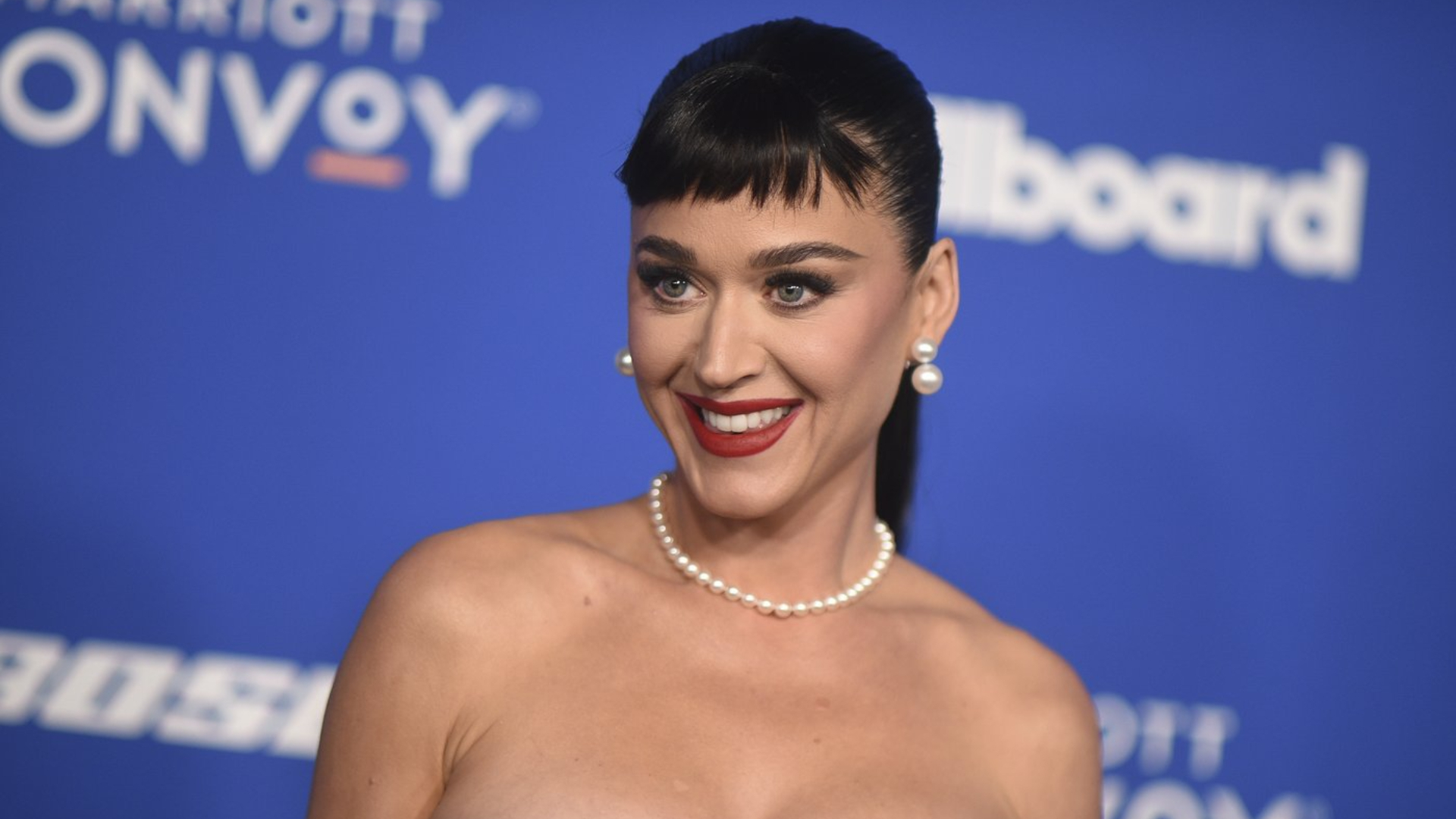 Katy Perry announces first Canada tour in 8 years