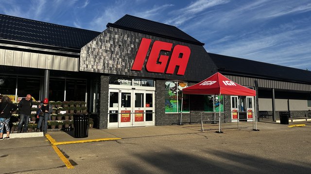 IGA grocery store returns to west Edmonton