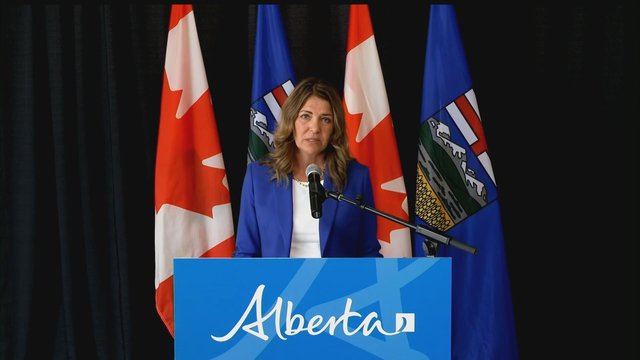 Ottawa modifies tariff plan, Alberta's Smith objects to cutting electricity