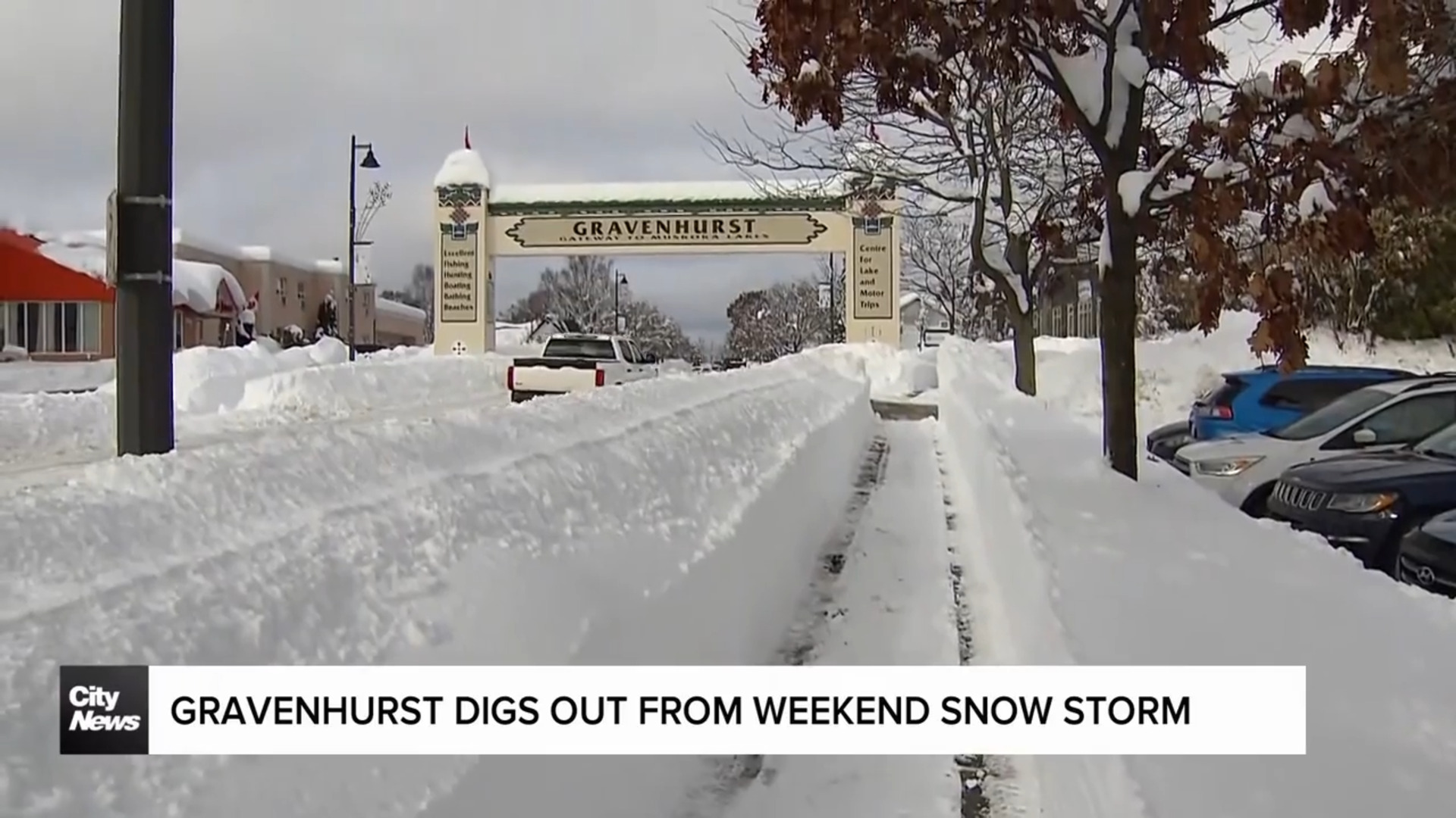 Gravenhurst continues massive dig out after weekend winter storm