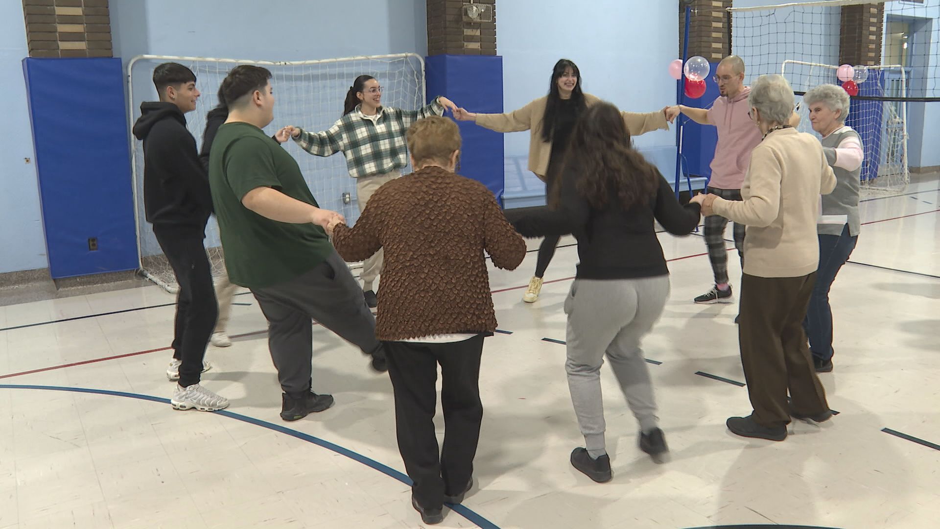 Montreal school program connects younger and older generations