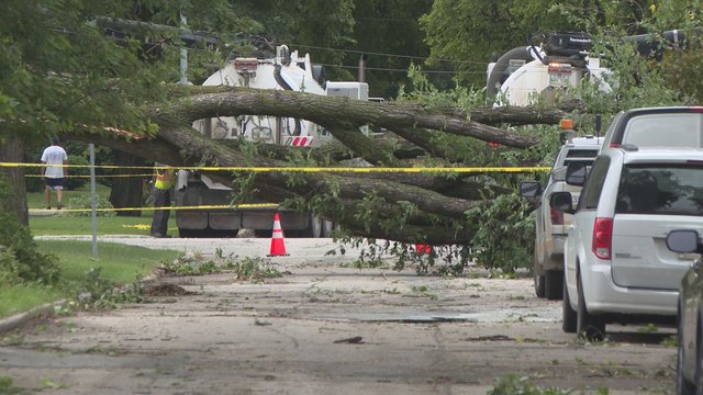 Many River Heights residents remain without power after violent storm rips through South Winnipeg Sunday