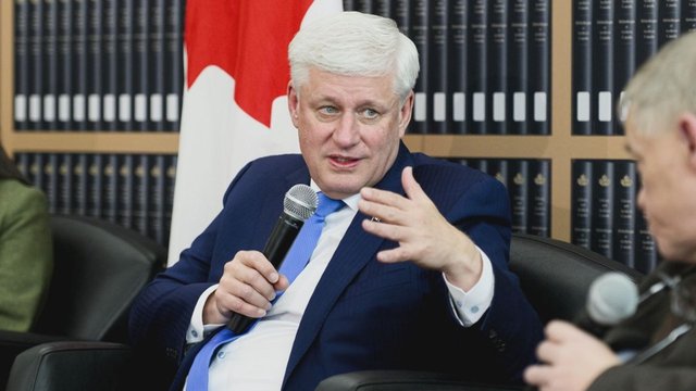 Harper's influence in the business world helpful for Canada: Carney