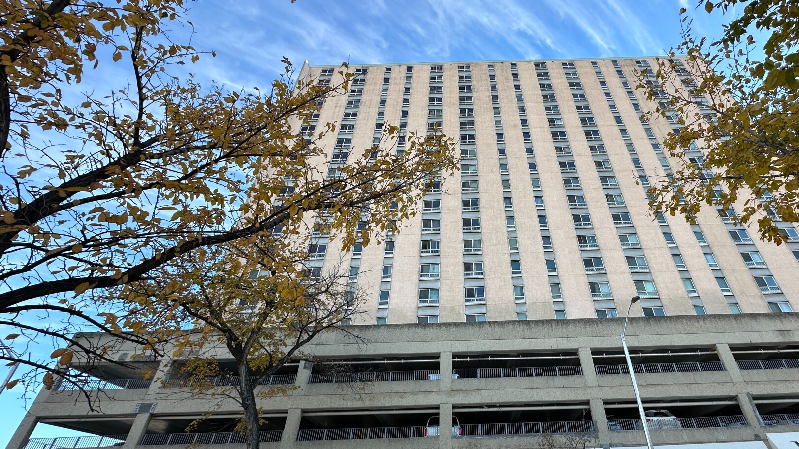 Child dies after falling from 19th storey window of apartment in Winnipeg