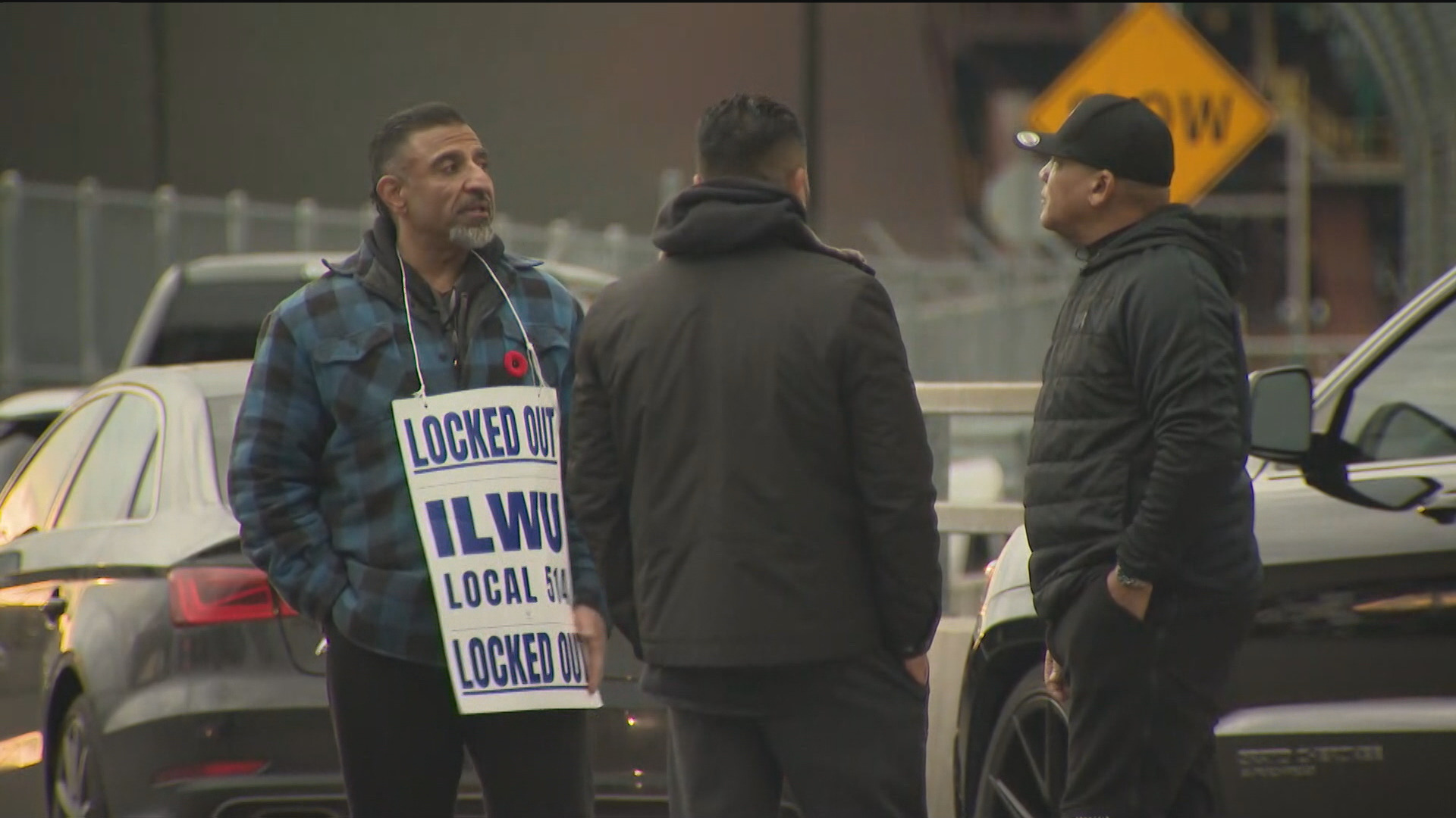 Mediated talks between B.C. port foremen and employers break off: union