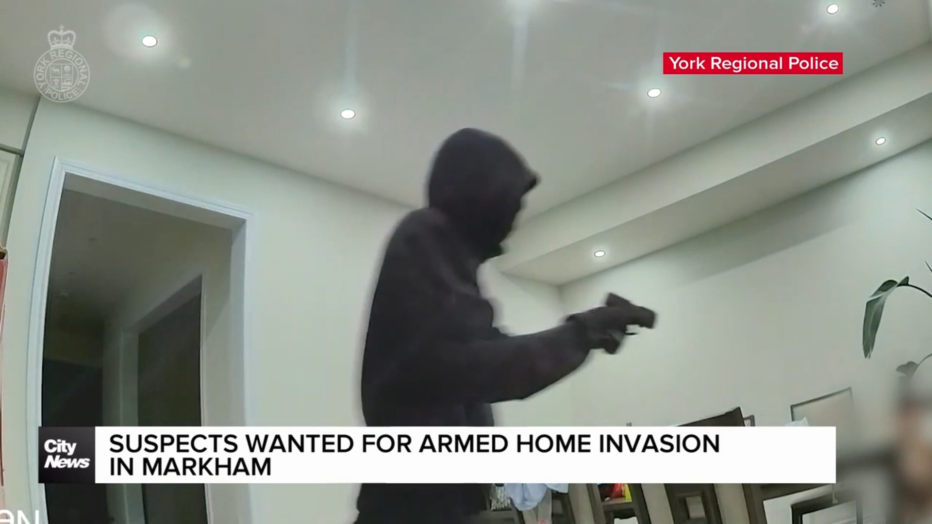 WATCH: Markham home invasion caught on camera, suspects sought