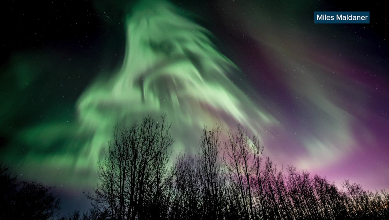Calgarians take in stunning northern lights display over the weekend