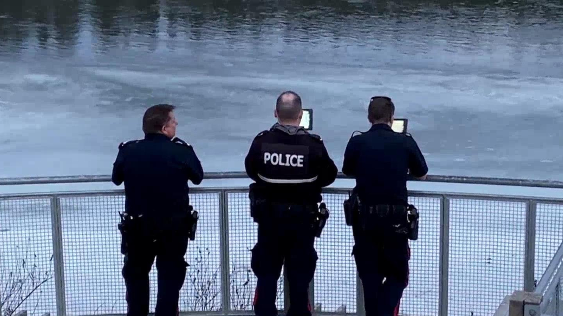 Edmonton firefighers search for woman who fell in the river