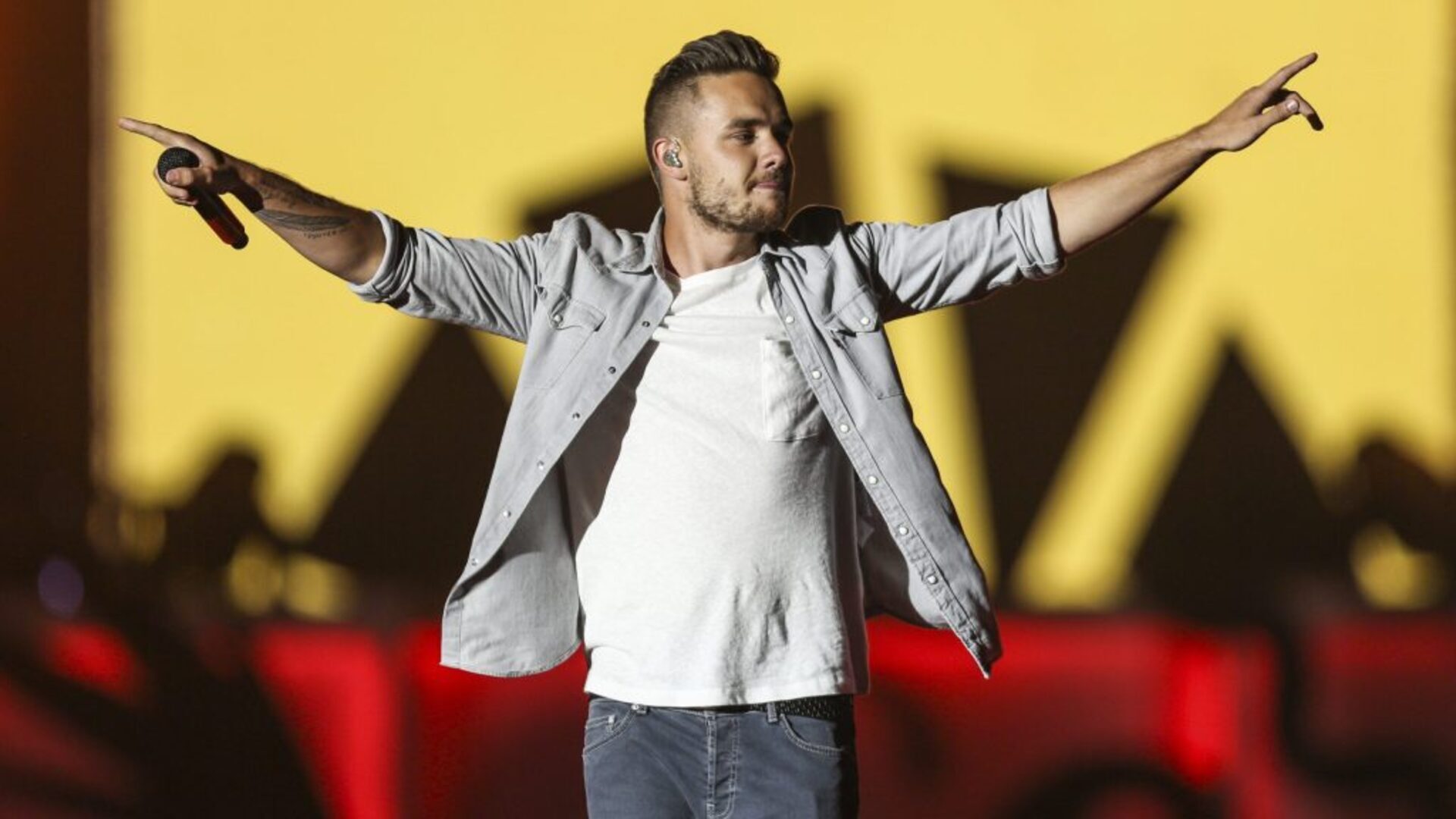 Music fans mourn the loss of Liam Payne