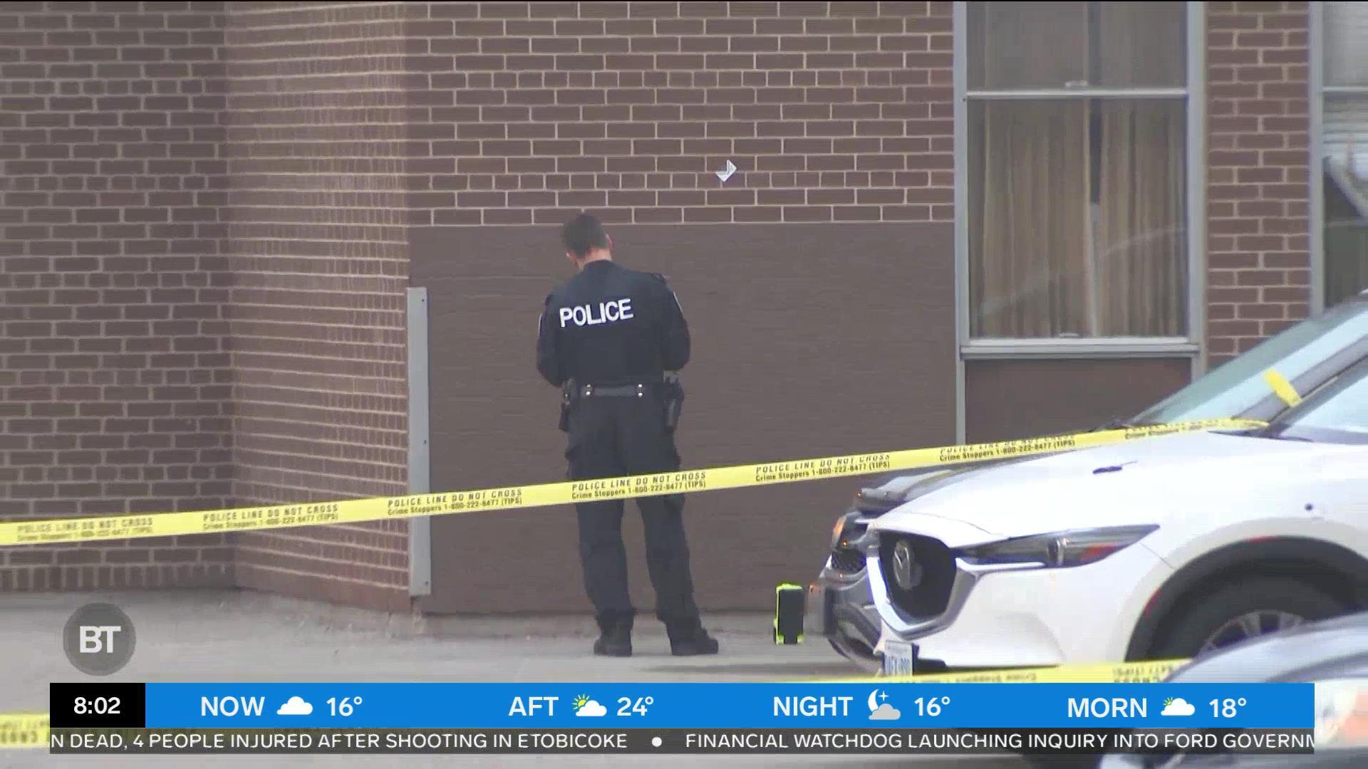 Man dead, 4 others seriously injured in shooting near Etobicoke high school