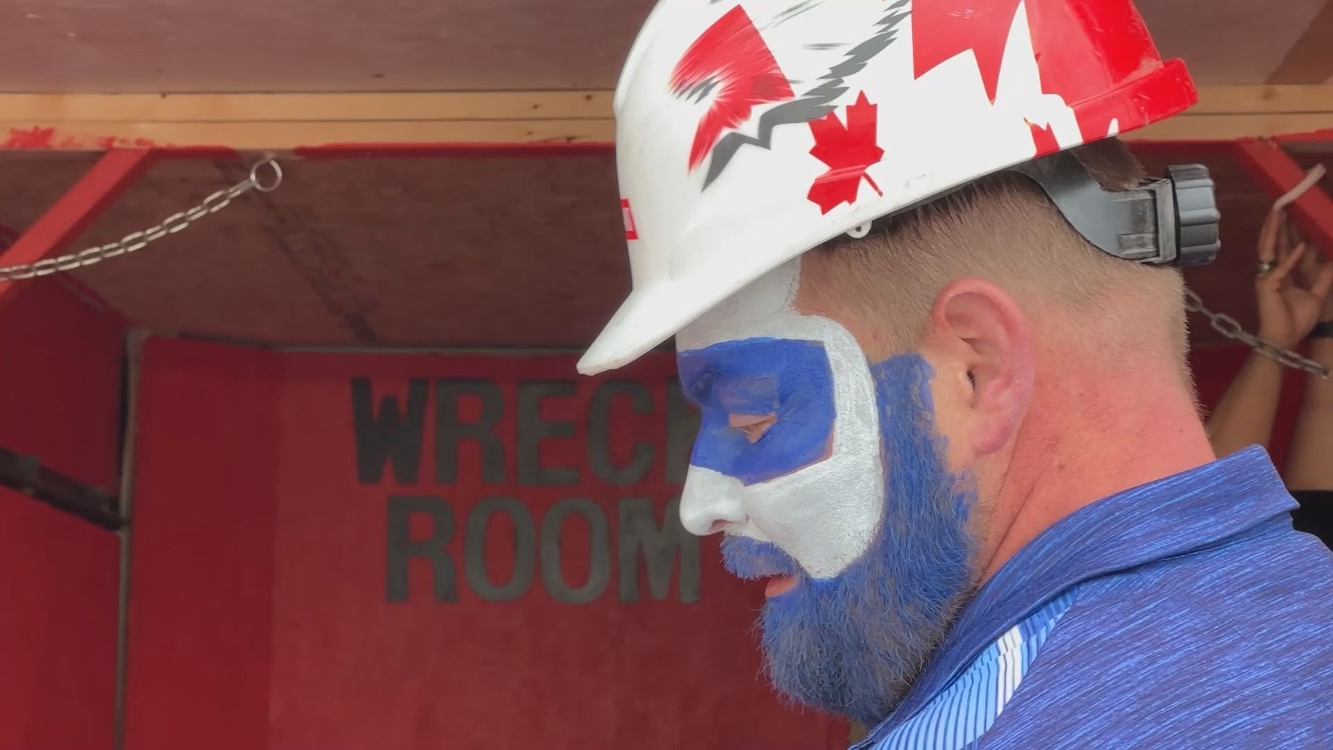 Popular sports bar hosts 'Rage Room' for Leafs fans