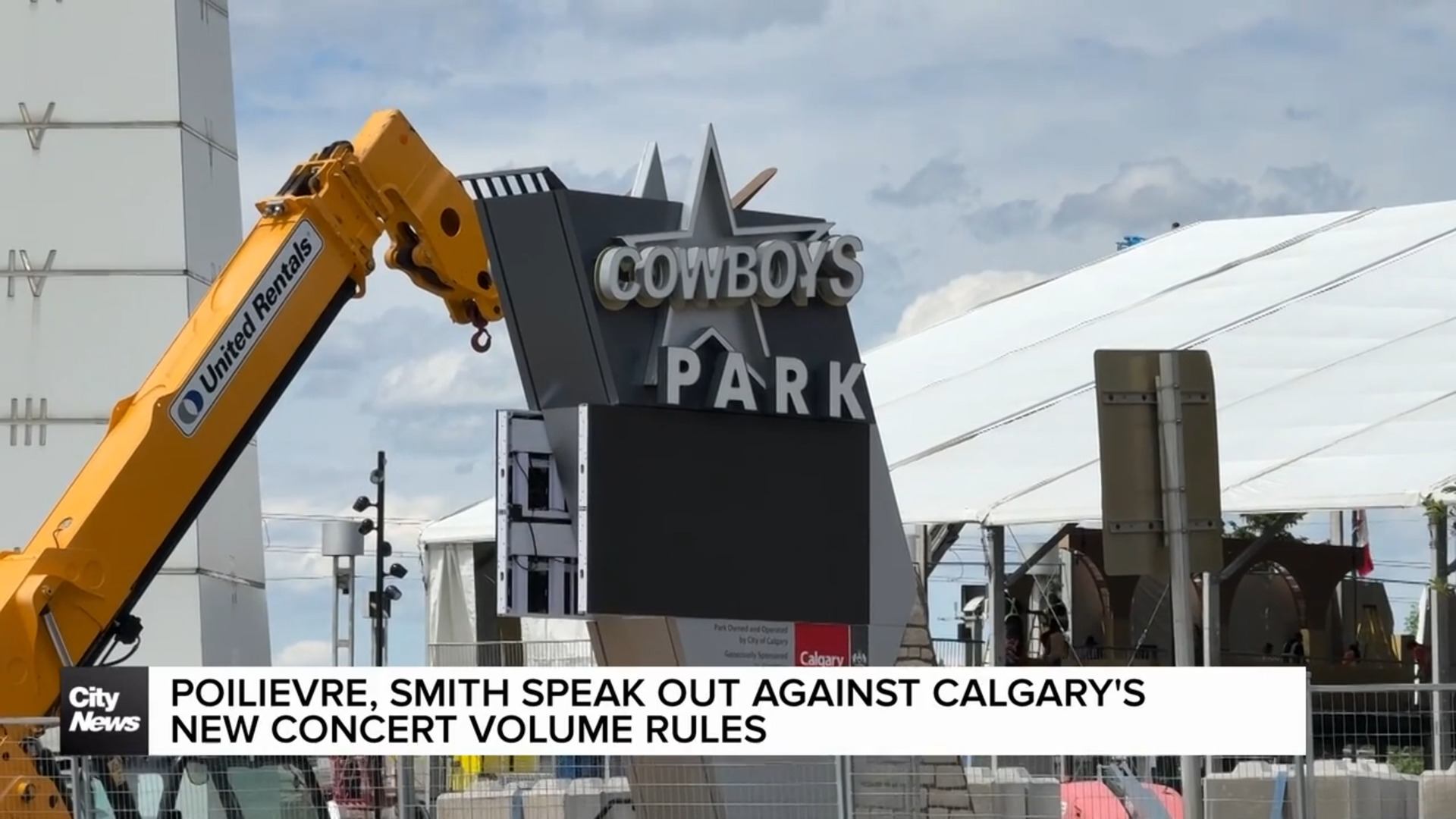Poilievre, Smith speak out against City of Calgary’s new concert volume rules