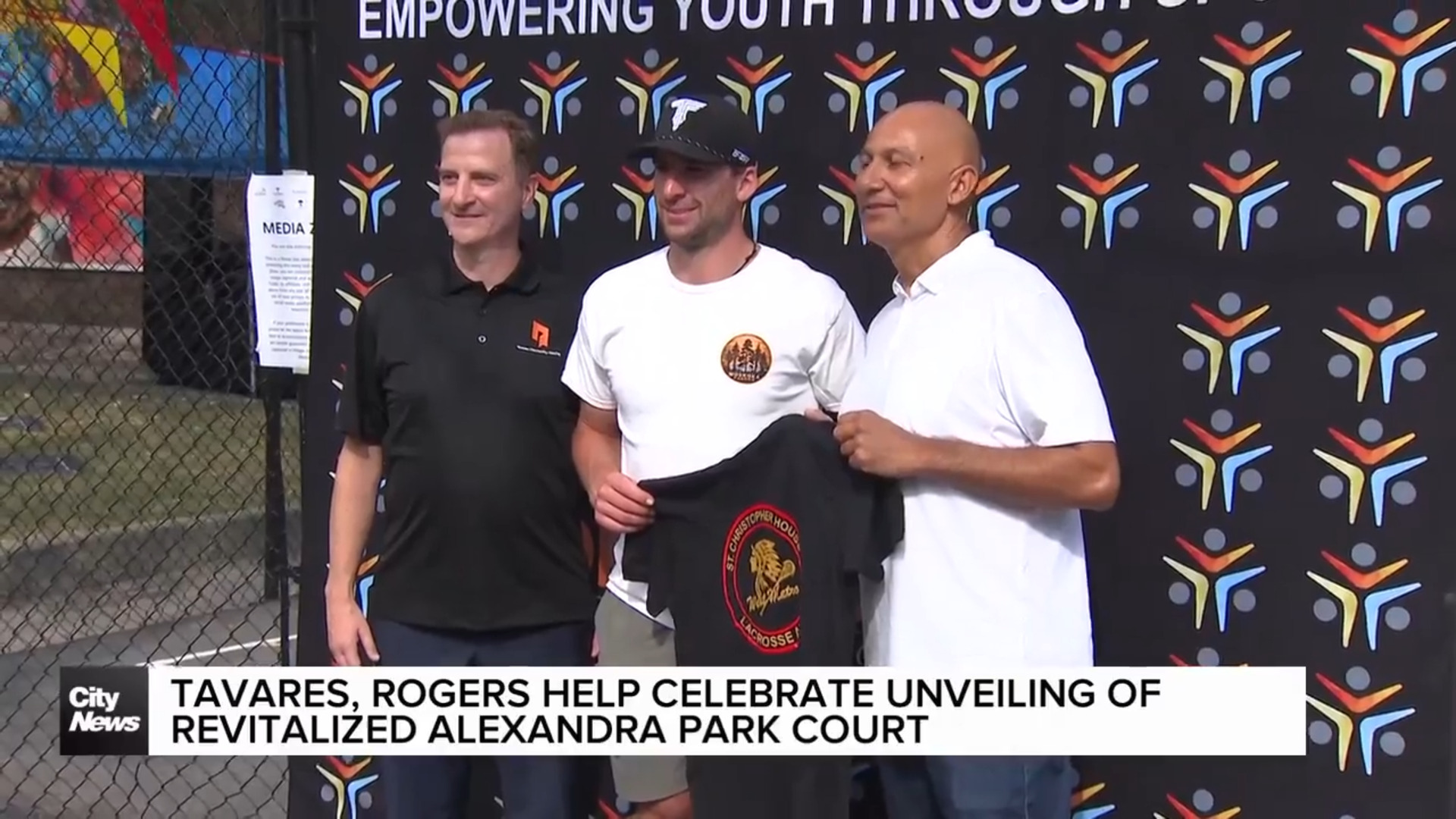 Rogers, John Tavares help celebrate community court unveiling