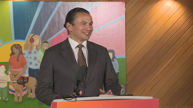 ‘Vote to stay in Canada’: Wab Kinew to Albertans with referendum advanced polling underway