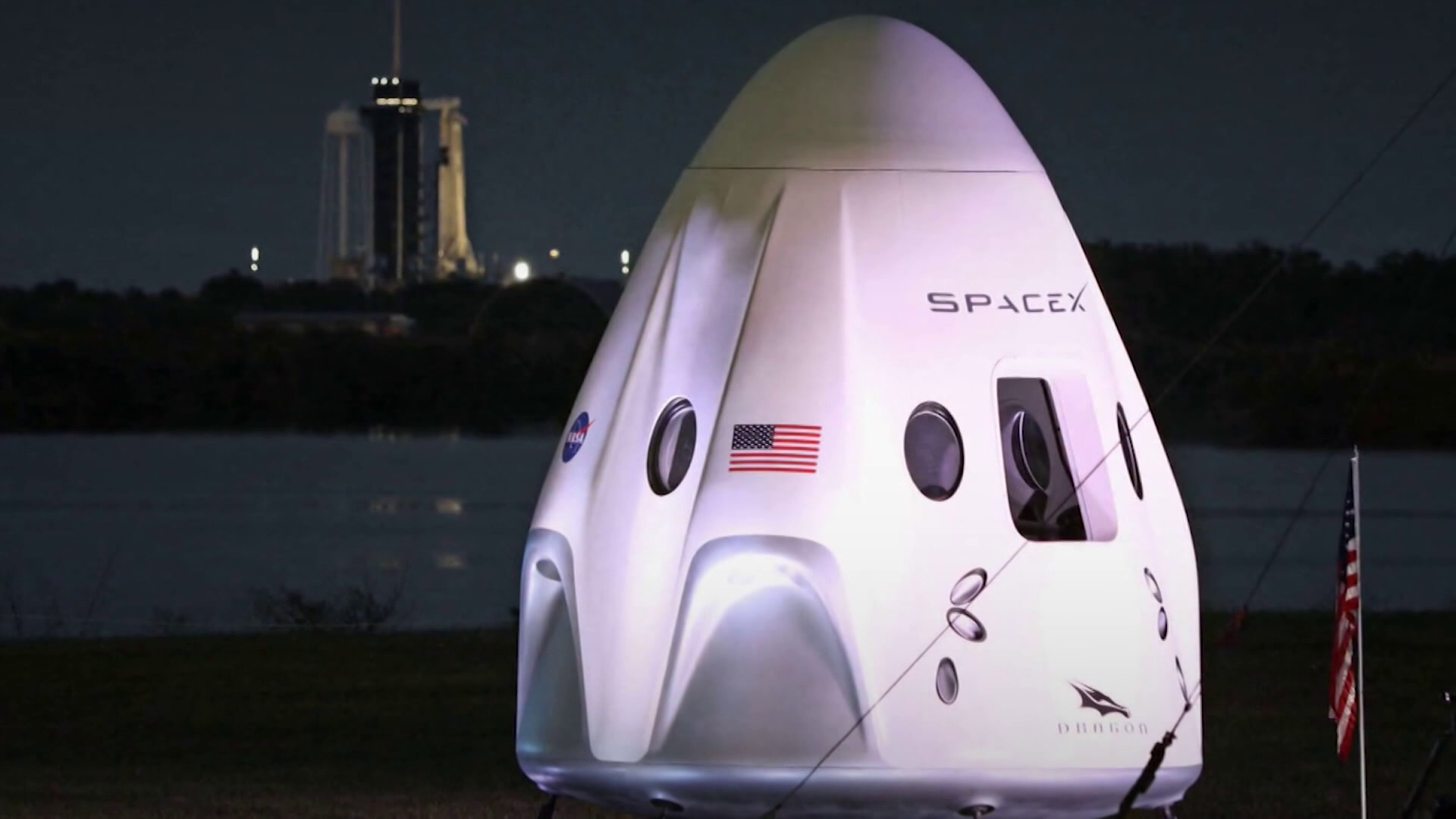 SpaceX crew prepares for 'risky' space mission