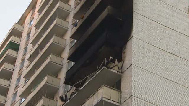 Fire rips through Toronto apartment, leaving man injured
