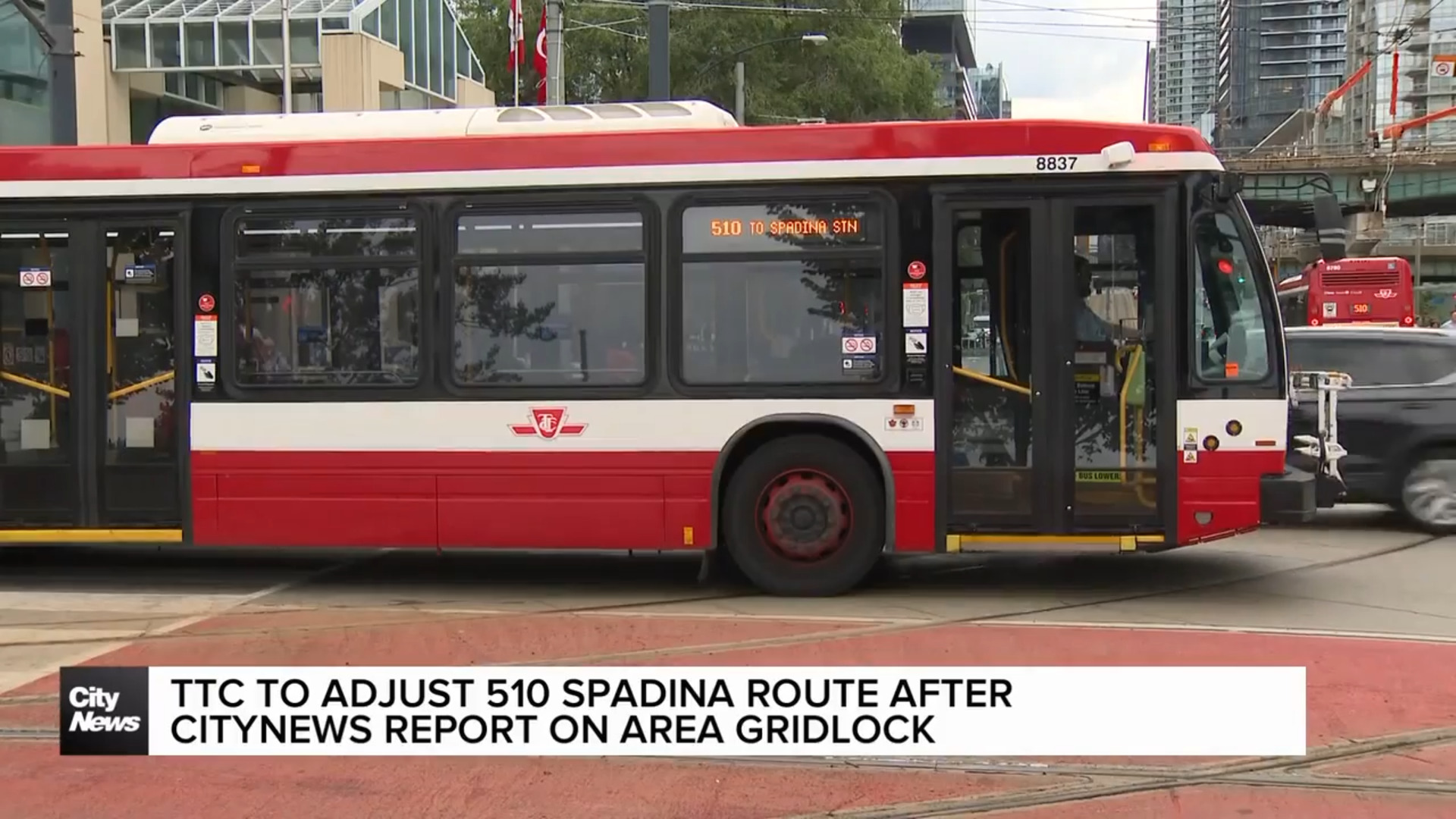 TTC adjusts bus route along snarled Spadina Ave.
