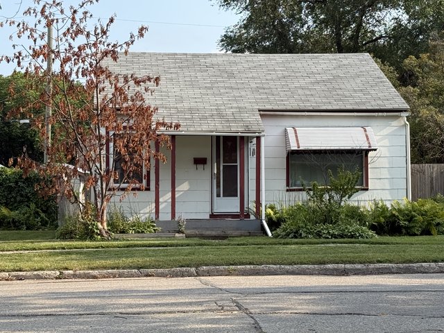 Neighbours react following a fatal house fire in Winnipeg's Grant Park neighbourhood