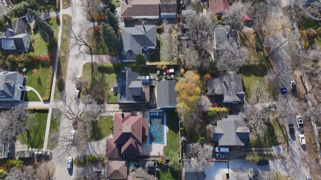 Winnipeg voters react as top mayoral candidates say they will raise property taxes