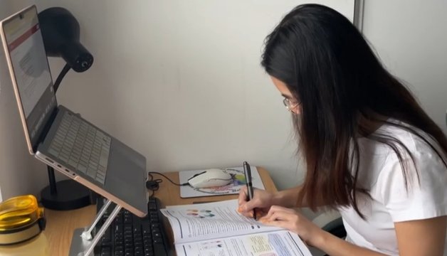 Temporary residents learning French in the hope of obtaining Canadian permanent residency