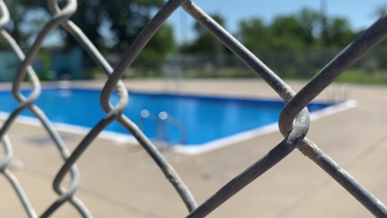 Winnipeg residents frustrated over weekend pool closures