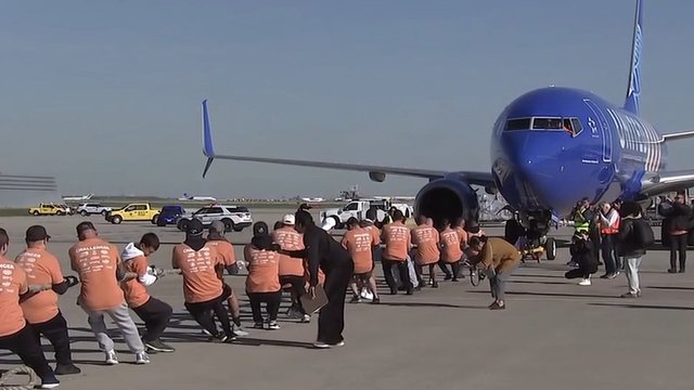 Plane pull at Chicago airport to raise money for Special Olympics