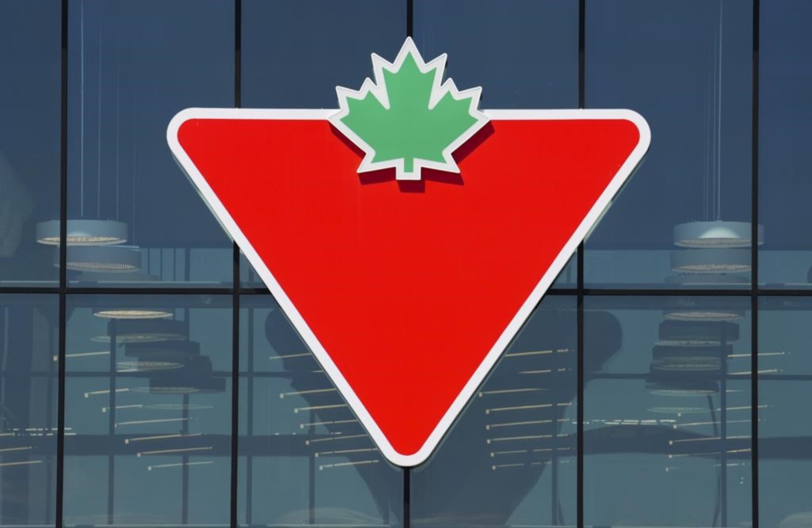 Business Report: Tough winter season for Canadian Tire
