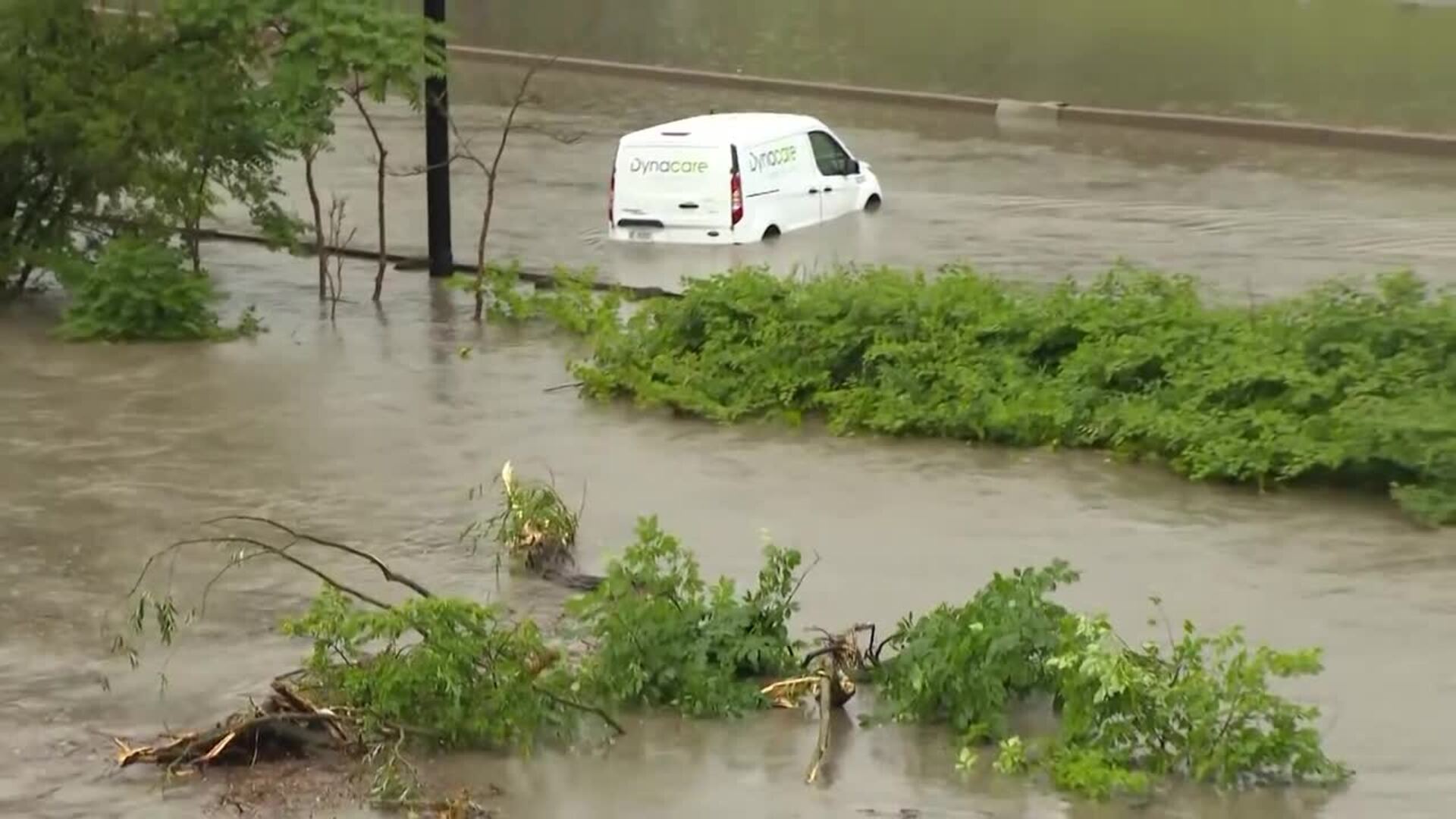 FROM THE SCENE: Don Valley River floods section of DVP, stranding drivers