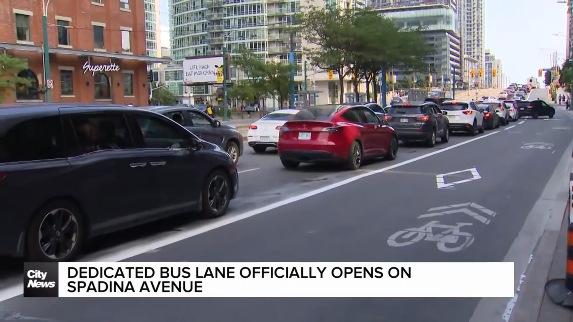 Dedicated bus lane now in service on Spadina Avenue