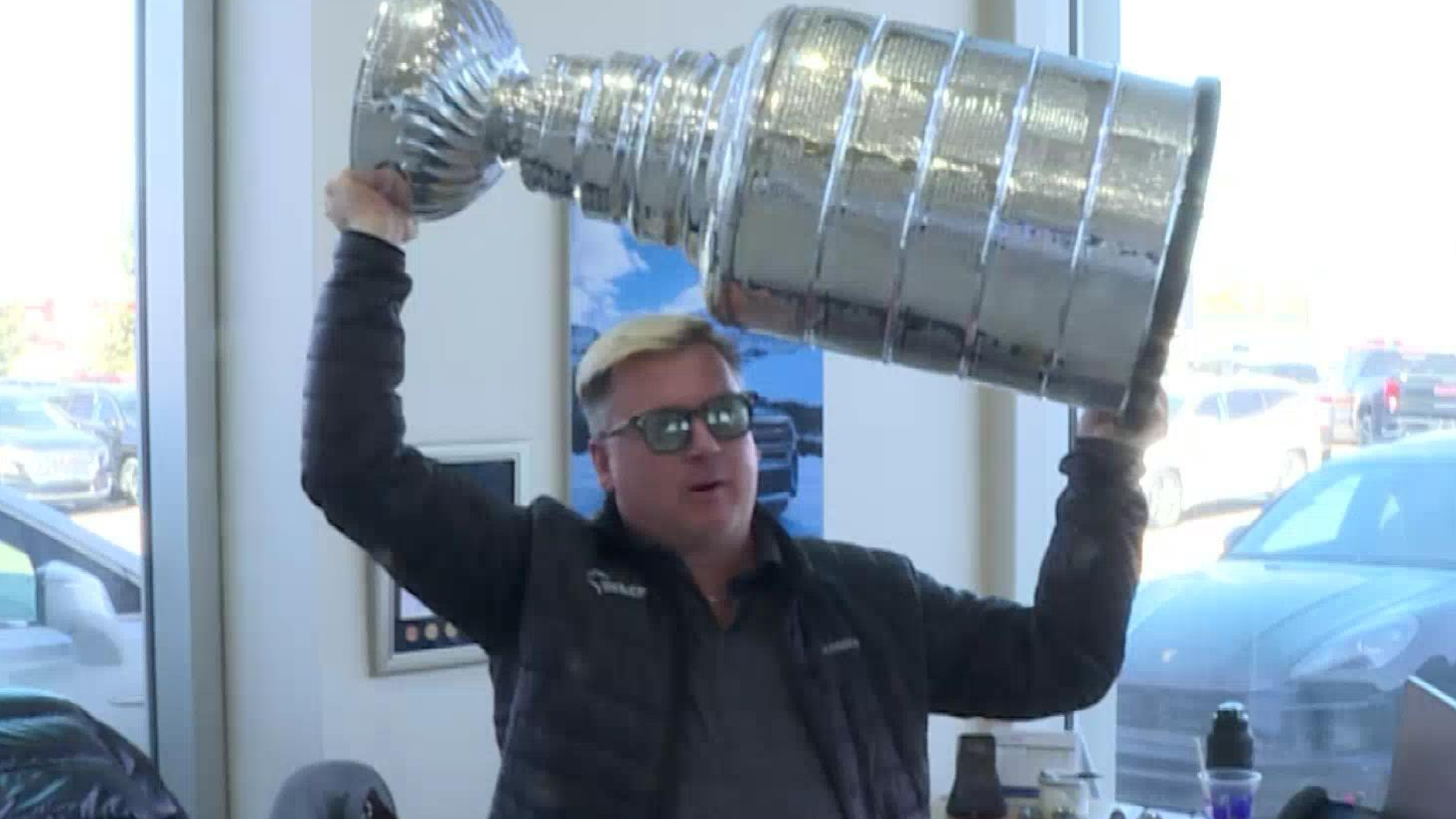 Oilers fan sells life-size Stanley Cup replica