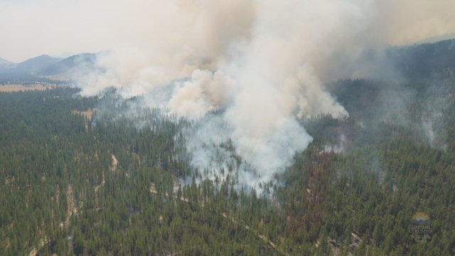 Evacuees start returning home as B.C. wildfires continue to burn