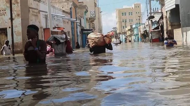 Officials warn of health risks of upcoming El Niño