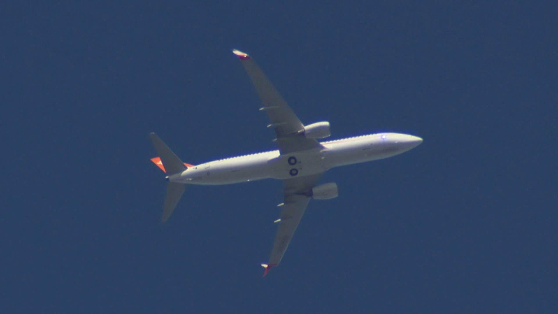 Oakville residents say flights are keeping them up at night