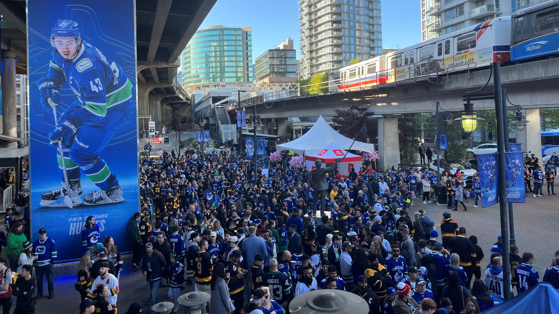 Canucks fans descend on Rogers Arena for Game 1 of Stanley Cup Playoffs