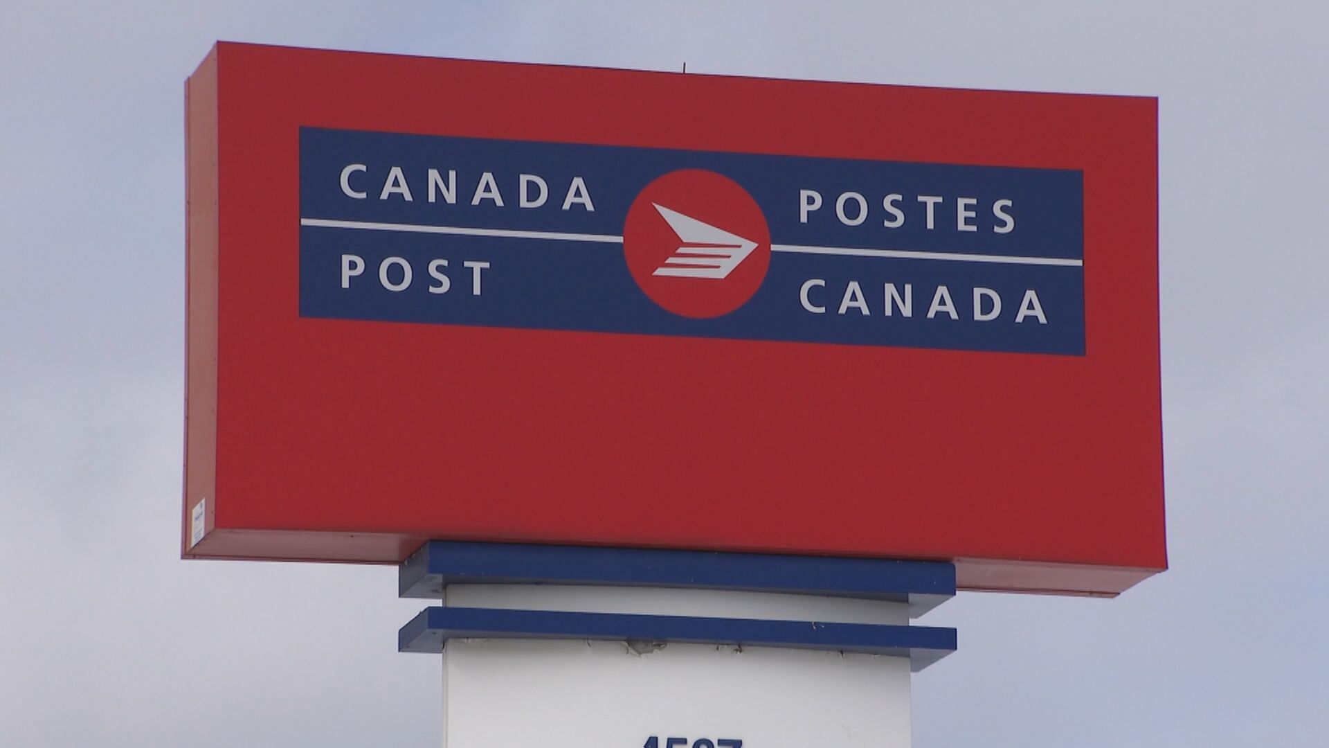 Negotiations continue as a strike looms for Canada Post workers