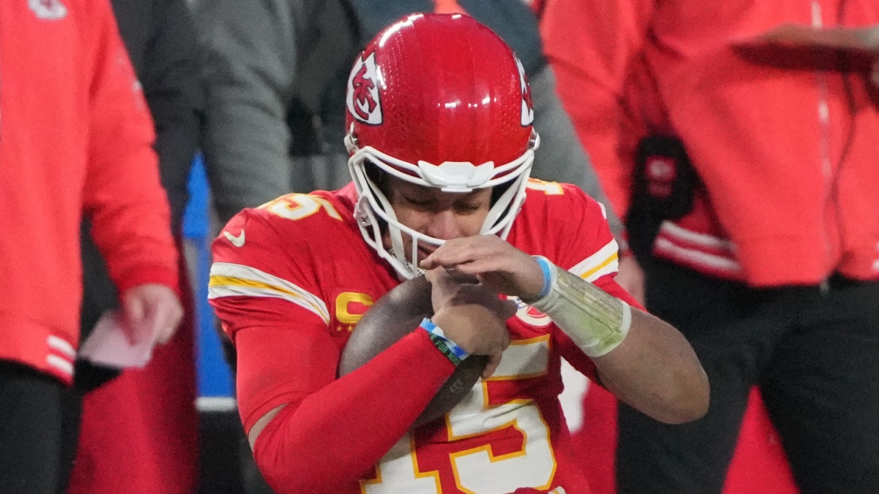 Patrick Mahomes dismisses talk of Chiefs getting help from refs but regrets  flop attempt